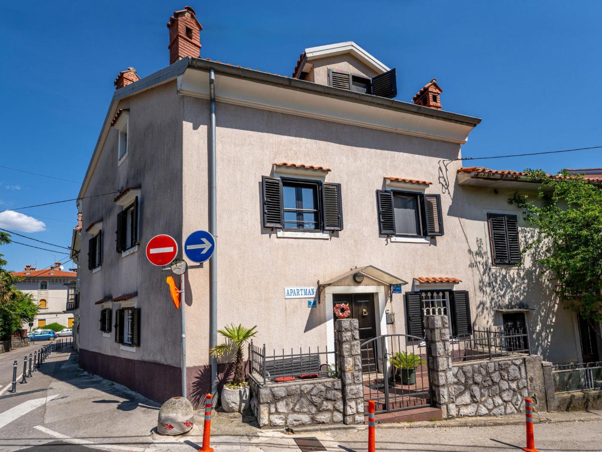 Lovrano-1 By Interhome