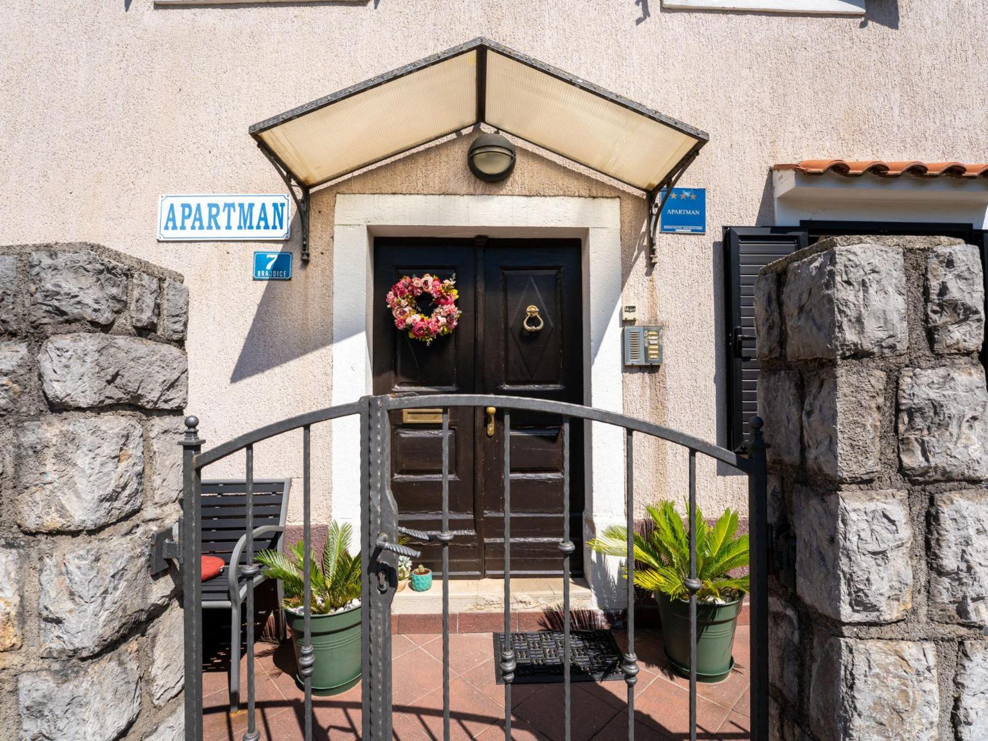 Apartament Lovrano-1 By Interhome *